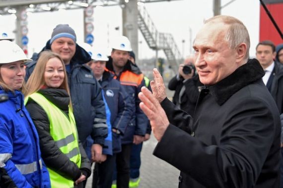 Путин в Петербурге открыл трассу М-11