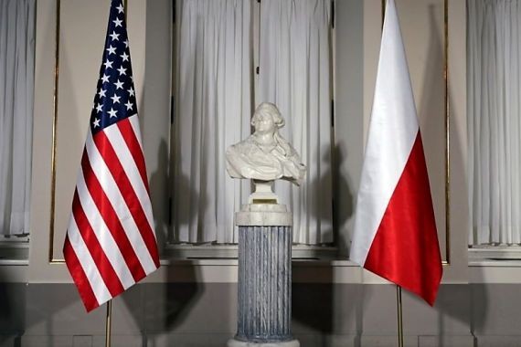 В Польше назвали американские власти «болванами», а свои – «идиотами»