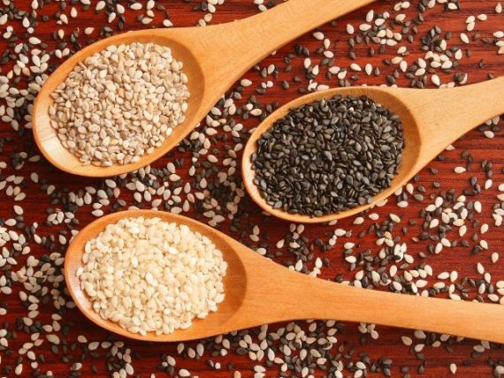 Медики назвали продукты, которые избавят от ломкости ногтей Медики назвали продукты, которые избавят от ломкости ногтей