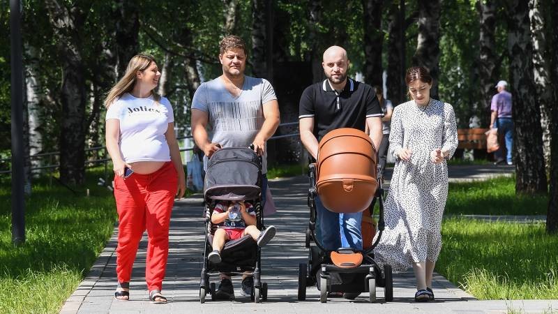 Бесплатные няни и прочие льготы: новые меры поддержки для многодетных семей в России
