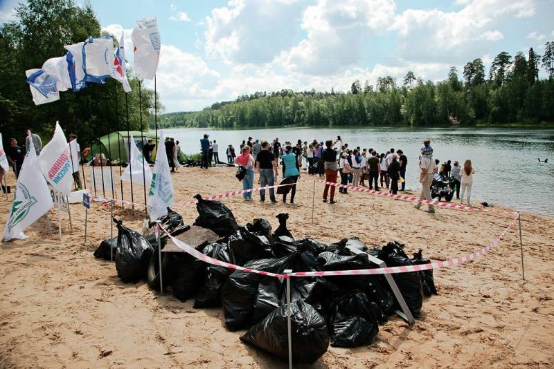 Экологический праздник, посвящённый очистке водоёмов, отмечается в России ежегодно в день 6 июня