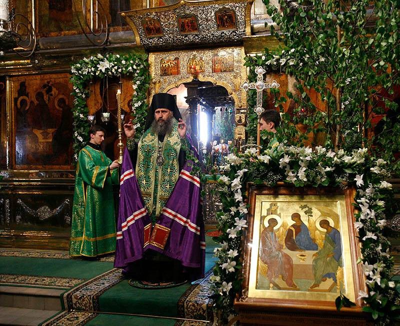 Троица 12 июня 2022 года: с чем связан праздник, традиции и приметы дня Троица 12 июня 2022 года: с чем связан праздник, традиции и приметы дня