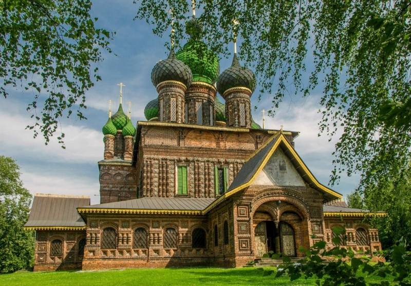 Как православные могут впустить в дом благодать в Духов день Как православные могут впустить в дом благодать в Духов день
