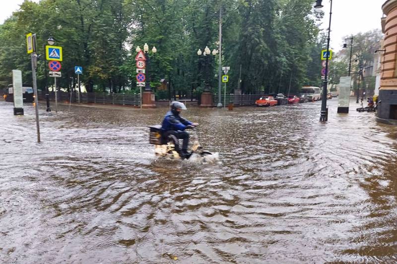Суперливень в Москве летом 2022 года привел к частичному подтоплению столицы Суперливень в Москве летом 2022 года привел к частичному подтоплению столицы