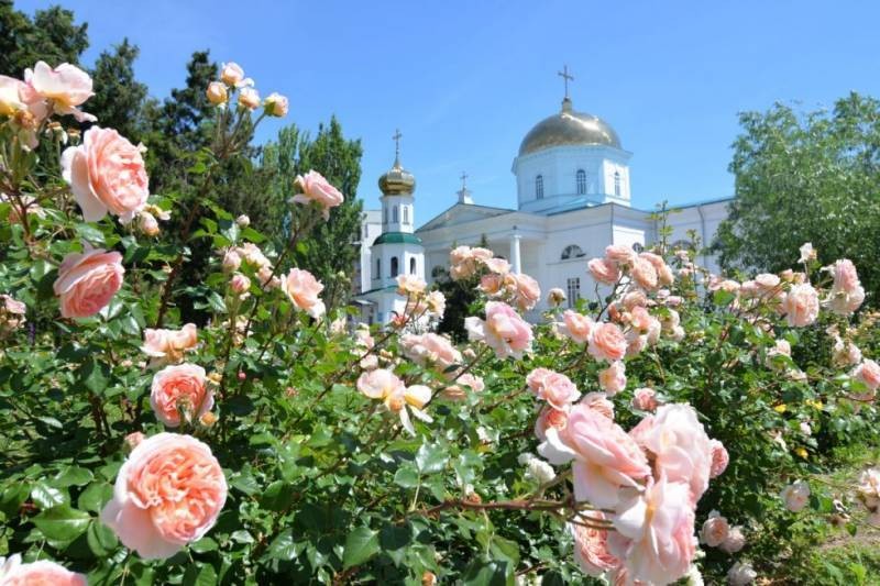 Русская Православная Церковь 18 июня совершает Отдание праздника Святой Троицы