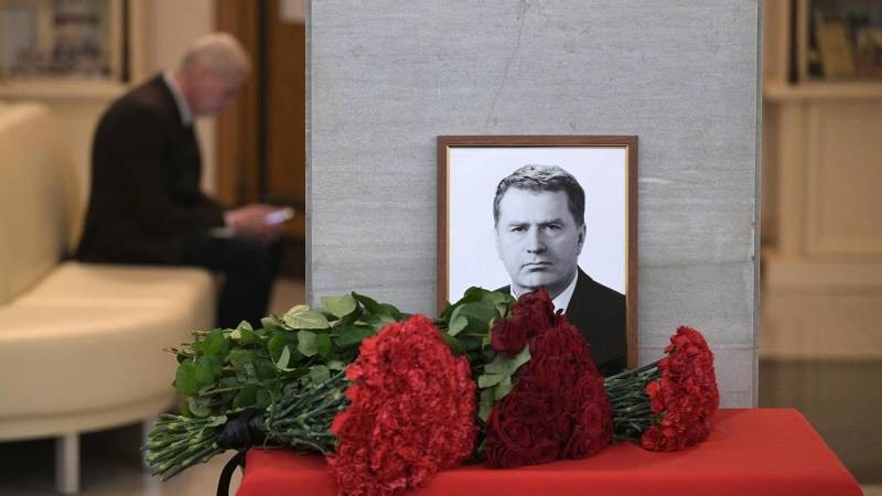 О том, почему Жириновский думал, что его хотят убить, рассказал его внебрачный сын О том, почему Жириновский думал, что его хотят убить, рассказал его внебрачный сын