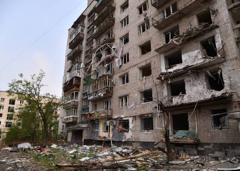 В Северодонецке продолжаются переговоры о сдаче в плен украинских военных с завода "Азот"