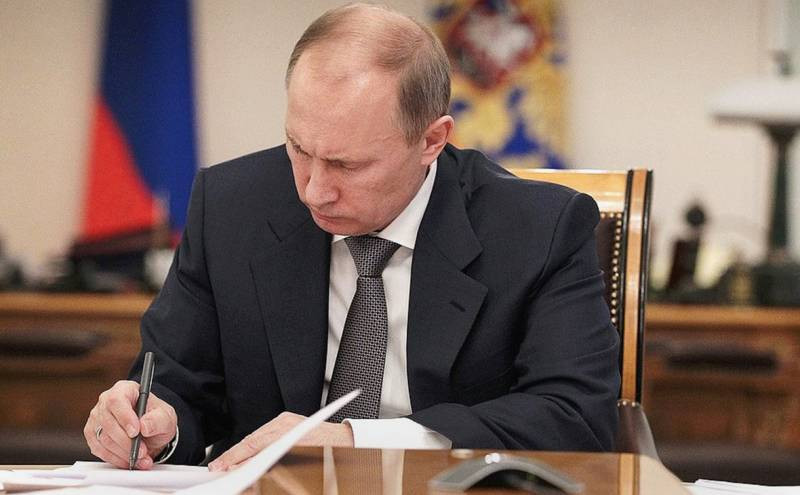 Президент Путин подписал ряд важных законов: как изменится жизнь россиян с 15 июля 2022 года