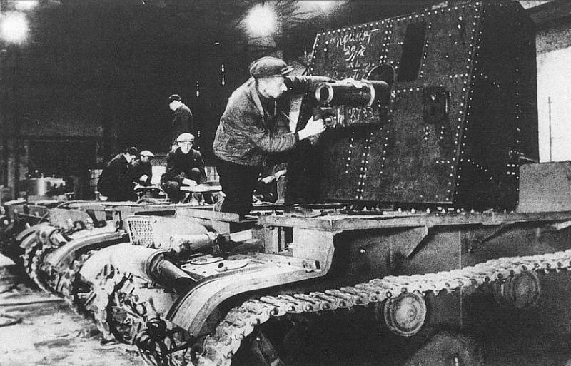 Отдыха не жалея: ради оборонки россиян смогут заставить работать в выходные