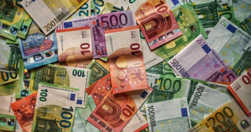 ЦБ РФ обновил курс доллара и евро на сегодня, 20 июля 2022 года