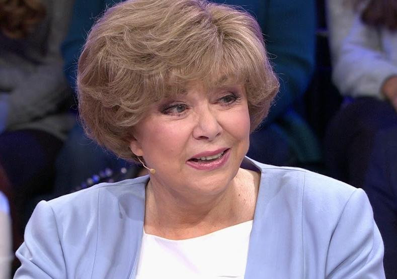 Эдита Пьеха в день своего 85-летия сообщила о болезни