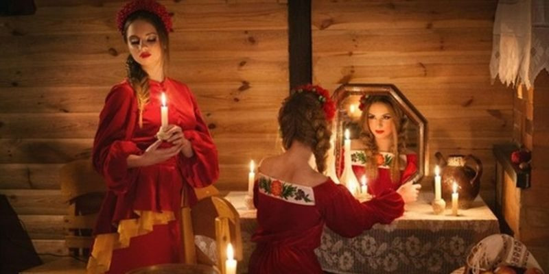 Гадать на Ореховый спас на любовь и на исполнение желания можно на орехах или на хлебе