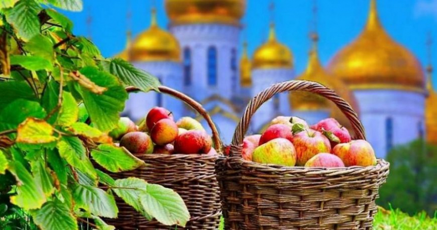 Что освящают в церкви 19 августа на Яблочный Спас