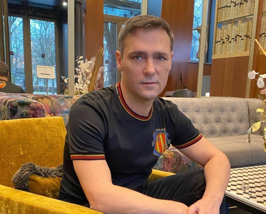 Могилу Юрия Шатунова на Троекуровском кладбище залили бетоном