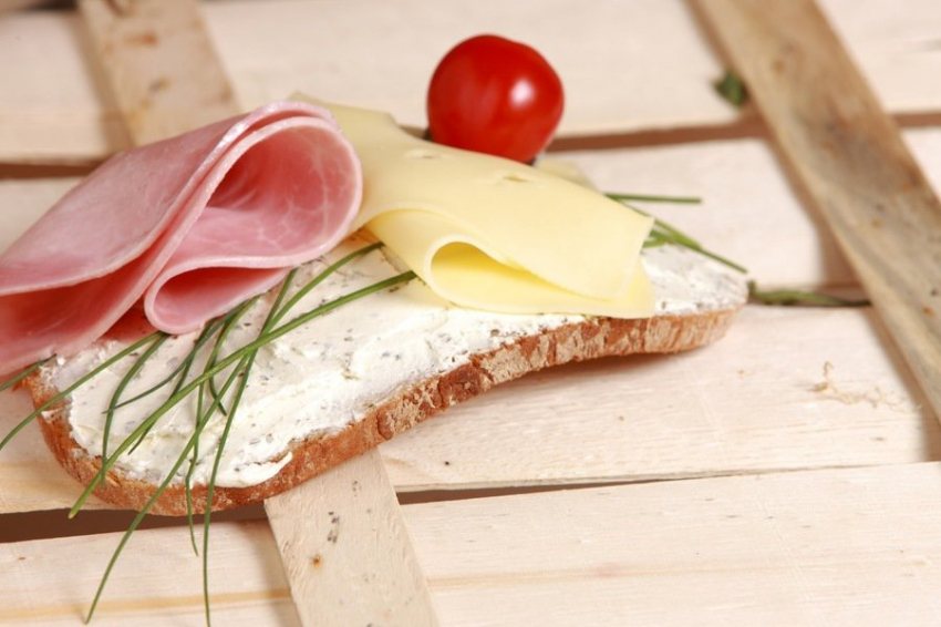 Врач-токсиколог Кутушов назвал виды мяса, который опасны для детей