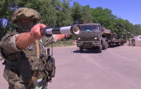 Россия перебрасывает военную технику и личный состав под Харьков для усиления позиций