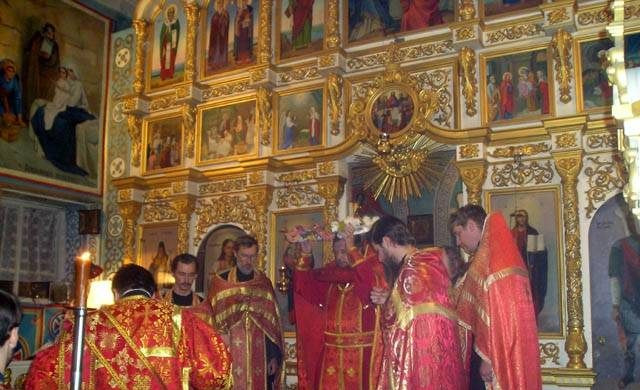Православные поздравления с Воздвижением Господним в картинках