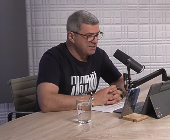 Шахназаров: Сбежавших из РФ артистов беспокоит отсутствие заработков на «Голубом огоньке»