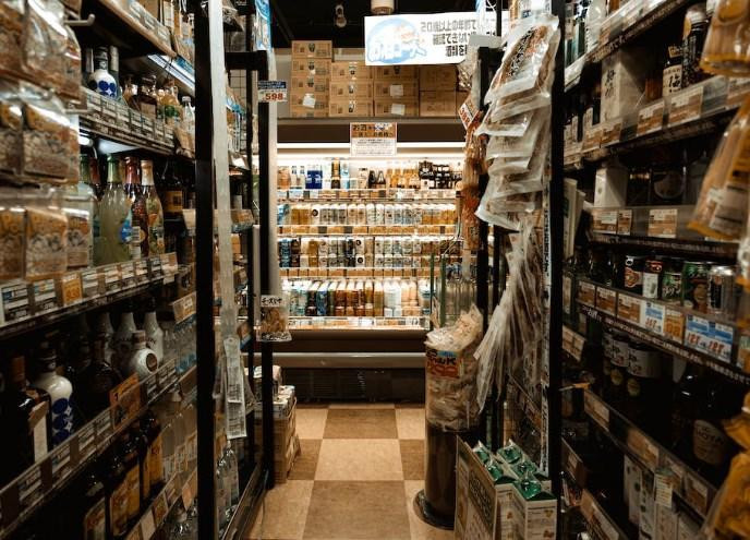 Сотрудники магазинов назвали товары, которые не стоит покупать