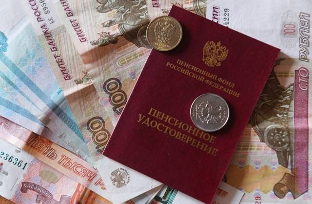 С 1 января 2023 года многим пенсионерам пересчитают размер выплат