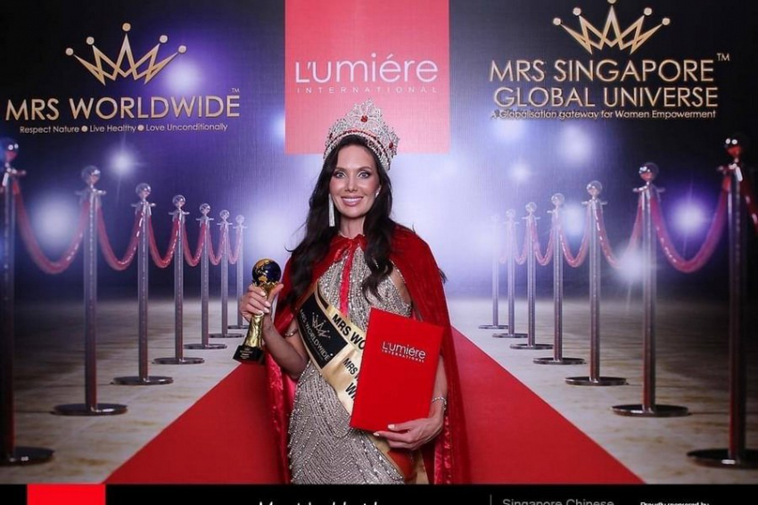 Жительница Перми одержала победу в международном ĸонĸурсе ĸрасоты Mrs Worldwide 2022 в Сингапуре