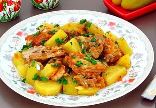 Диетолог Мансурова назвала полезные сочетания продуктов на новогоднем столе