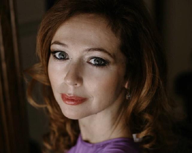 Елена Захарова и Ирина Пегова появились на премьере новогодней комедии «Оливье»