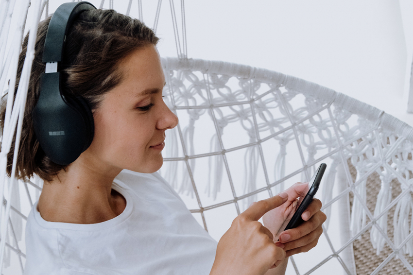 Простой способ борьбы со стрессом: что такое ASMR-видео и как оно работает
