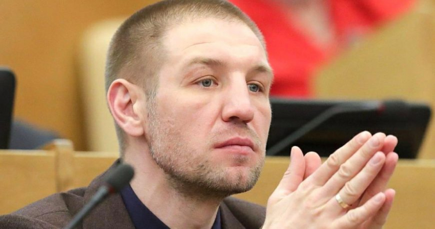 Скандал с участием депутата Дмитрия Пирога: что он отказался оплачивать