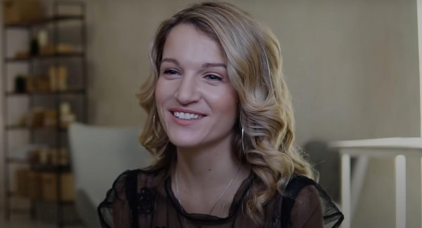 Певица Женя Малахова уехала от мужа и ребенка в родительскую квартиру