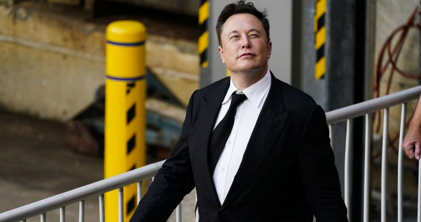 Глава SpaceX Илон Маск «проехался» по прогнозу Дмитрия Медведева на 2023 год