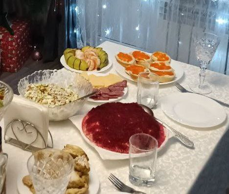 Специалисты разъяснили, в чем заключается опасность употребления новогодних салатов