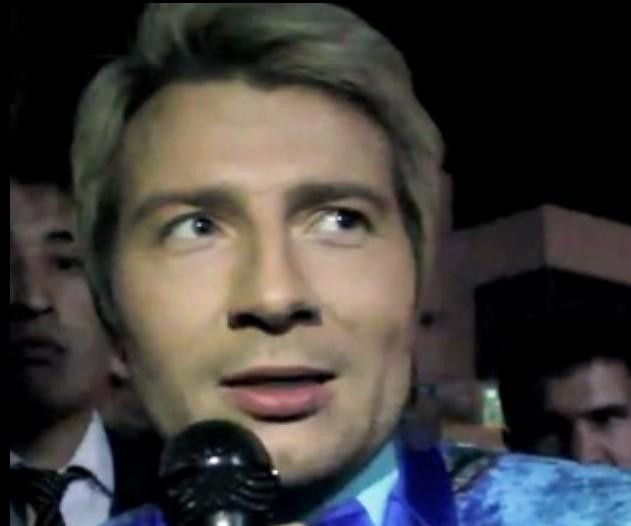 Участника массовки "Голубого огонька" выгнали из-за видео с Николаем Басковым
