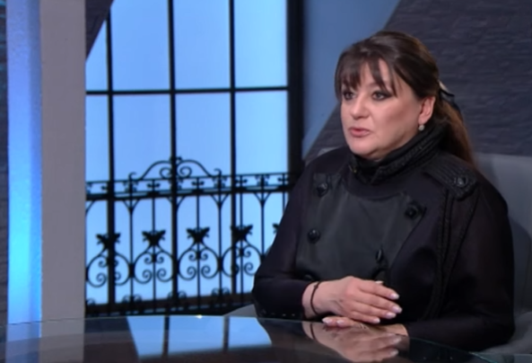 Мельникова объяснила появление лишнего веса гормонотерапией из-за серьезной болезни