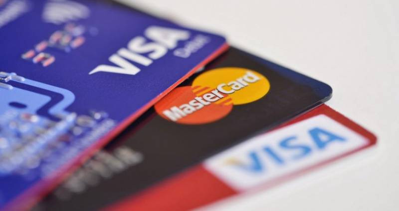 Просвет в мир финансов планеты: Что надо знать о белорусских картах Visa и Mastercard