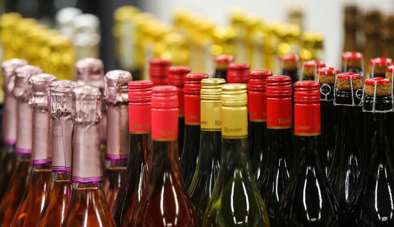 Спиртное снимут с продажи 25 января 2023 года из-за праздника День студента