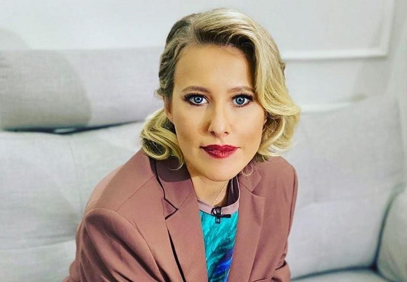 Собчак опубликовала фото в бочке на Алтае