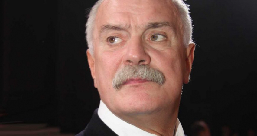 «Он переживает, как и все мы»: Песков рассказал о реакции Путина на болезнь Михалкова
