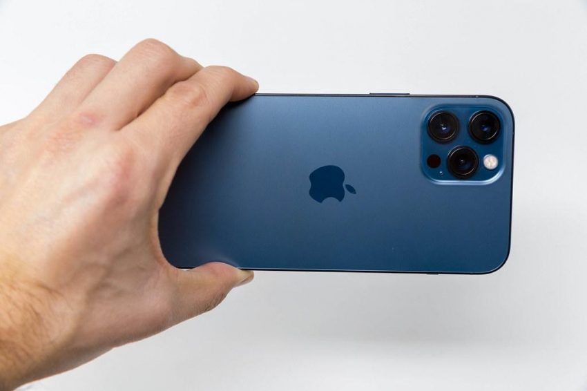 Pro-модели iPhone 15 получат камеры с перископом