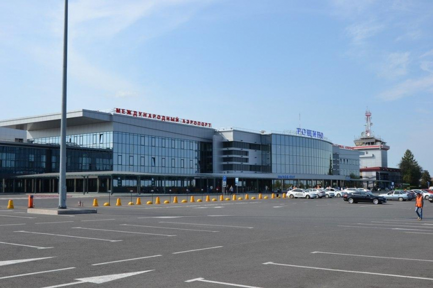 Сотрудники Тюменского аэропорта приотрыли тайну комнаты забытых вещей