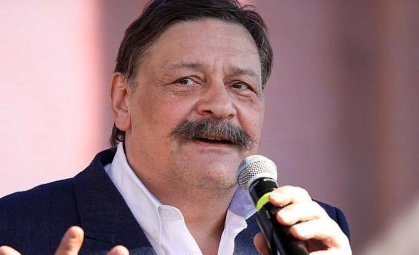 Режиссер фильма «12 стульев» рад, что Дмитрий Назаров не сыграет главную роль