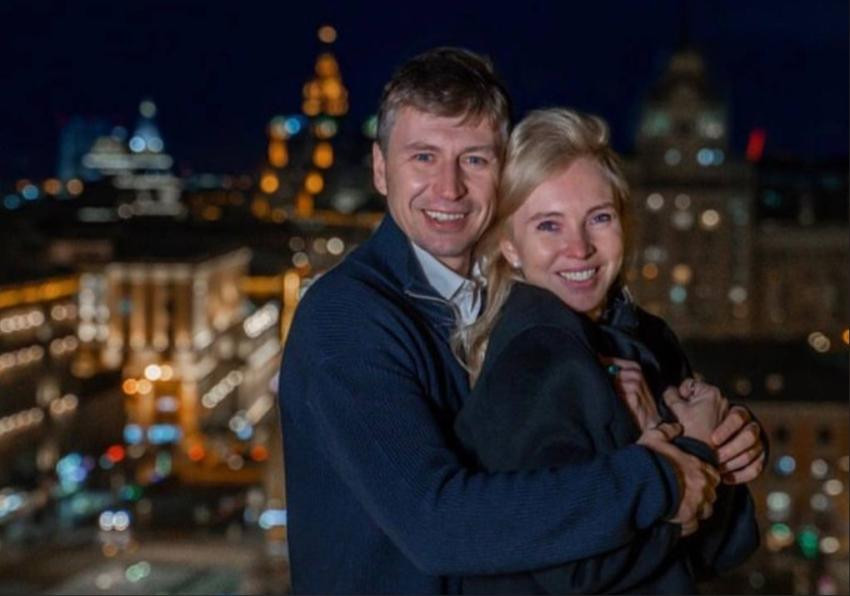 Алексей Ягудин поделился редкими снимками своей семьи