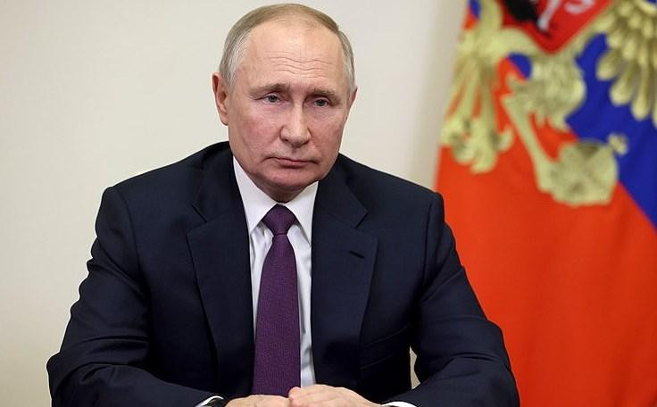 Путин: Запад погрузил в хаос целые регионы из-за «выпущенного из бутылки джина»