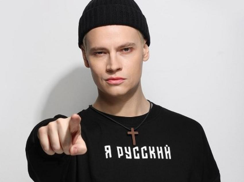 Во время «Концерта для настоящих мужчин» SHAMAN получил травму пальца