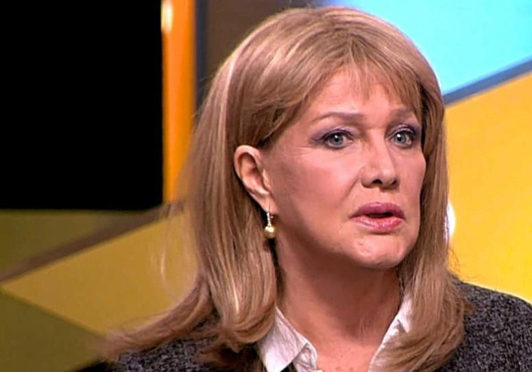 Проклова рассказала, что сломала ногу из-за подарка дочери