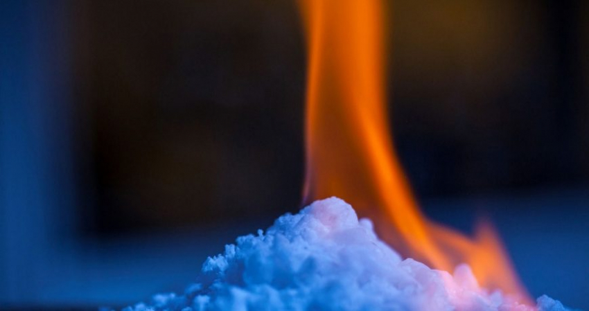 Твердый газ: российские ученые предложили новый способ перевозки топлива