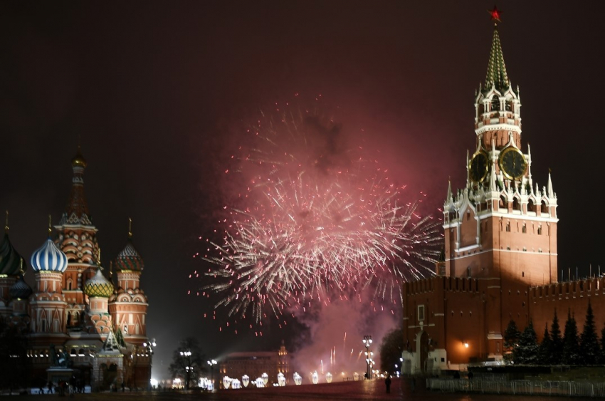 Где и во сколько прогремит праздничный салют в День защитника Отечества в Москве в 2023 году