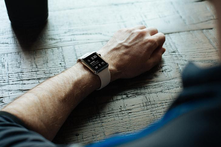 Умные часы Pixel Watch научили определять, когда владелец упал