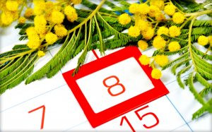 Можно ли дарить цветы на 8 марта 2023 года заранее: что говорят приметы