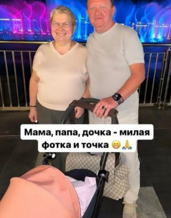 Супруг Ханны показал фото новорожденной дочери и семьи в Дубае